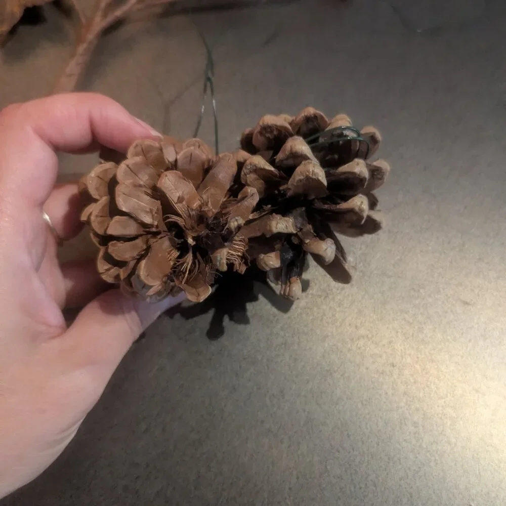 Autumn Wire Wreath Decor Accents Acorn Pumpkin Fall Leaves